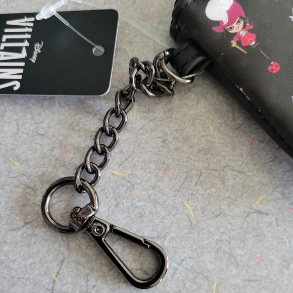 DISNEY BUCKLE DOWN COIN POUCH - Picture 3 of 8